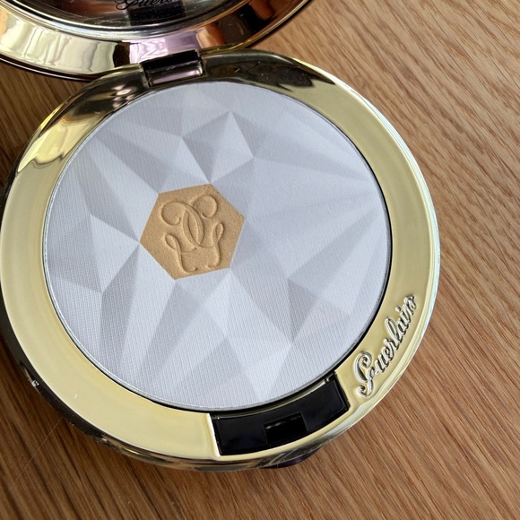 GUERLAIN Parure Gold setting powder - Picture 3 of 5
